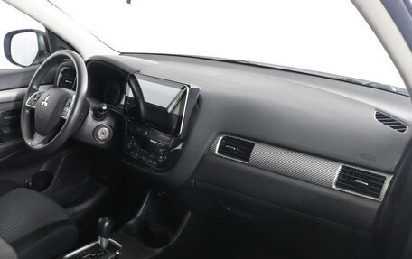 Mitsubishi Outlander III рестайлинг 3, 2013 год, 1 649 000 рублей, 10 фотография