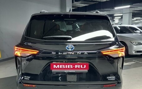 Toyota Sienna, 2021 год, 4 980 000 рублей, 6 фотография
