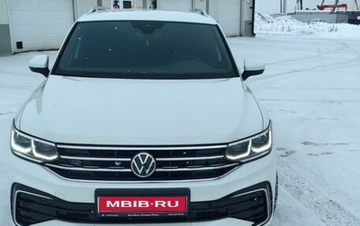 Volkswagen Tiguan II, 2021 год, 4 000 000 рублей, 1 фотография