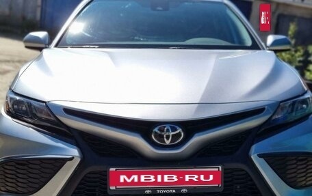 Toyota Camry, 2021 год, 3 290 000 рублей, 6 фотография