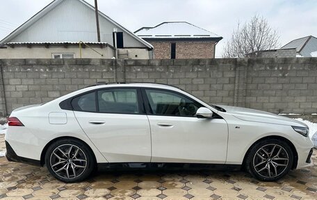 BMW 5 серия, 2023 год, 9 890 000 рублей, 3 фотография