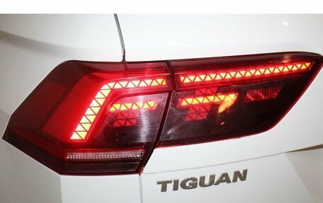 Volkswagen Tiguan II, 2020 год, 2 549 000 рублей, 20 фотография