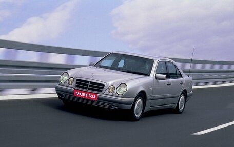 Mercedes-Benz E-Класс, 1998 год, 320 000 рублей, 1 фотография