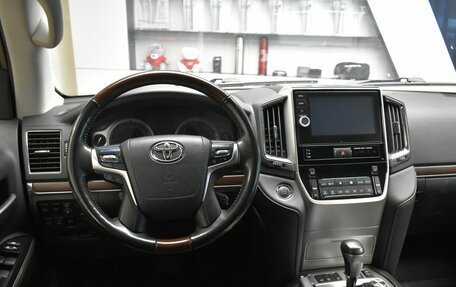 Toyota Land Cruiser 200, 2020 год, 8 978 000 рублей, 9 фотография