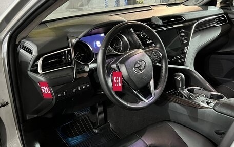 Toyota Camry, 2020 год, 3 200 000 рублей, 10 фотография