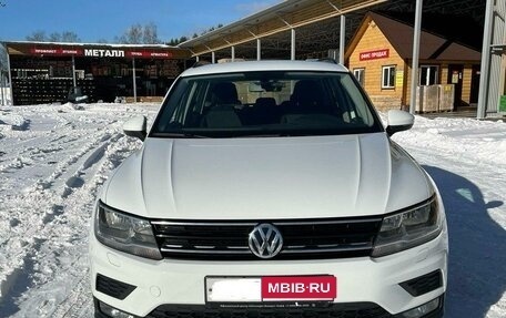 Volkswagen Tiguan II, 2018 год, 2 250 000 рублей, 10 фотография