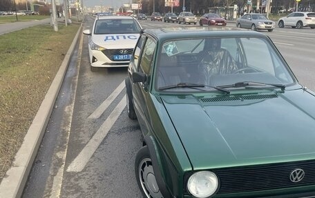 Volkswagen Golf VI, 1982 год, 17 000 000 рублей, 2 фотография