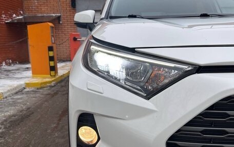 Toyota RAV4, 2021 год, 3 150 000 рублей, 2 фотография