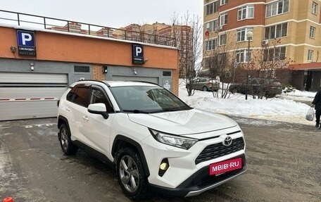 Toyota RAV4, 2021 год, 3 150 000 рублей, 18 фотография