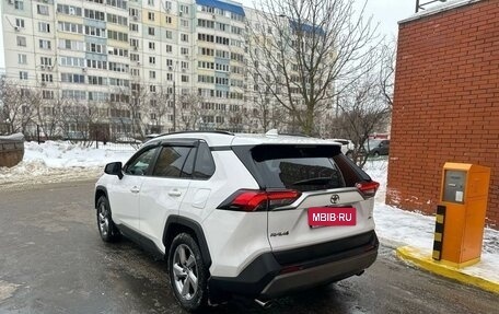 Toyota RAV4, 2021 год, 3 150 000 рублей, 22 фотография