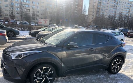 Toyota C-HR I рестайлинг, 2019 год, 2 550 000 рублей, 5 фотография