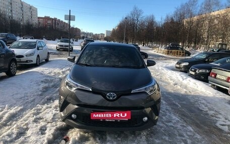 Toyota C-HR I рестайлинг, 2019 год, 2 550 000 рублей, 6 фотография