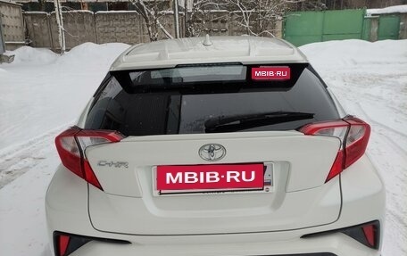 Toyota C-HR I рестайлинг, 2016 год, 1 900 000 рублей, 2 фотография