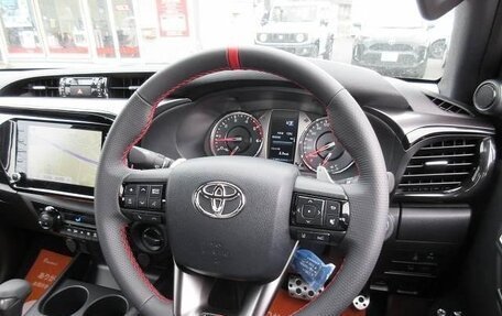 Toyota Hilux VIII, 2023 год, 3 700 000 рублей, 11 фотография