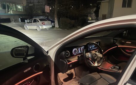 Mercedes-Benz E-Класс, 2018 год, 3 500 000 рублей, 5 фотография