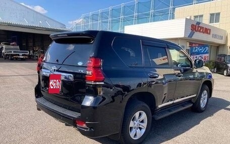 Toyota Land Cruiser Prado 150 рестайлинг 2, 2019 год, 3 350 000 рублей, 2 фотография