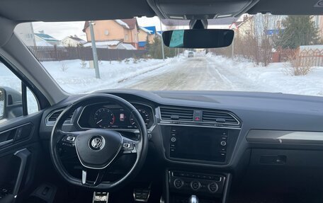 Volkswagen Tiguan II, 2018 год, 3 180 000 рублей, 6 фотография