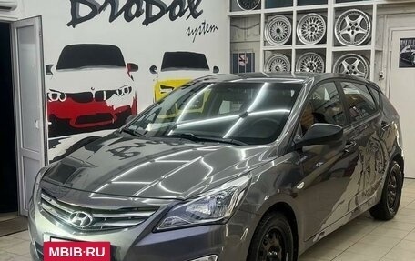 Hyundai Solaris II рестайлинг, 2014 год, 940 000 рублей, 2 фотография