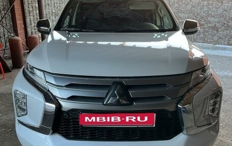 Mitsubishi Pajero Sport III рестайлинг, 2020 год, 4 200 000 рублей, 2 фотография