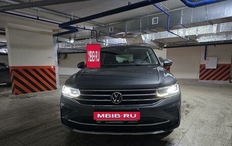 Volkswagen Tiguan II, 2021 год, 3 990 000 рублей, 5 фотография