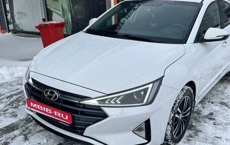 Hyundai Elantra VI рестайлинг, 2019 год, 1 380 000 рублей, 8 фотография