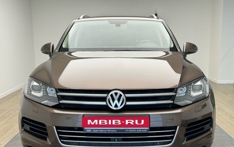 Volkswagen Touareg III, 2011 год, 2 260 000 рублей, 2 фотография