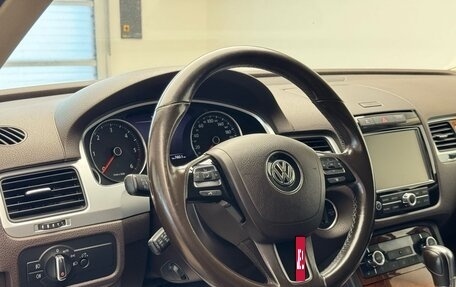 Volkswagen Touareg III, 2011 год, 2 260 000 рублей, 11 фотография