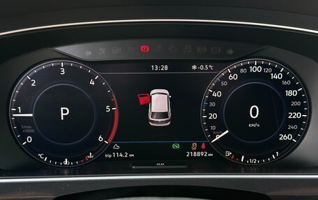 Volkswagen Tiguan II, 2017 год, 2 200 000 рублей, 15 фотография