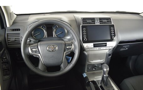 Toyota Land Cruiser Prado 150 рестайлинг 2, 2023 год, 7 350 000 рублей, 16 фотография