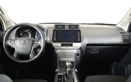Toyota Land Cruiser Prado 150 рестайлинг 2, 2023 год, 7 350 000 рублей, 15 фотография