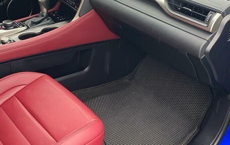 Lexus RX IV рестайлинг, 2017 год, 4 200 000 рублей, 8 фотография
