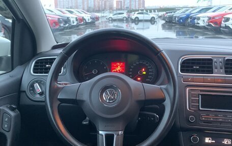 Volkswagen Polo VI (EU Market), 2013 год, 950 000 рублей, 13 фотография