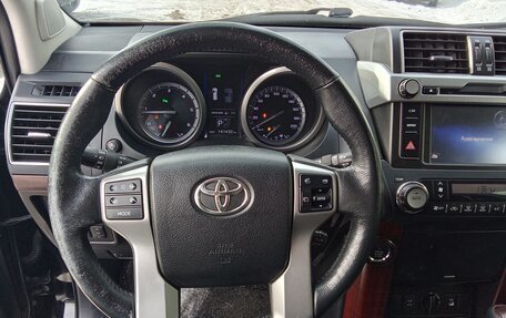 Toyota Land Cruiser Prado 150 рестайлинг 2, 2016 год, 4 500 000 рублей, 10 фотография