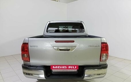 Toyota Hilux VIII, 2016 год, 3 390 000 рублей, 5 фотография