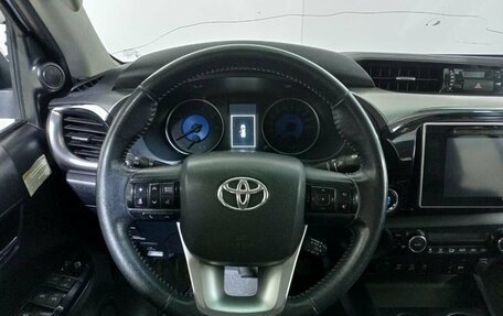 Toyota Hilux VIII, 2016 год, 3 390 000 рублей, 14 фотография