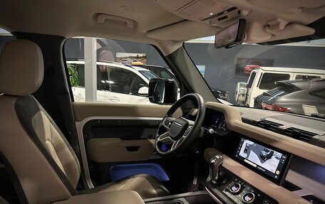 Land Rover Defender II, 2020 год, 7 999 000 рублей, 31 фотография