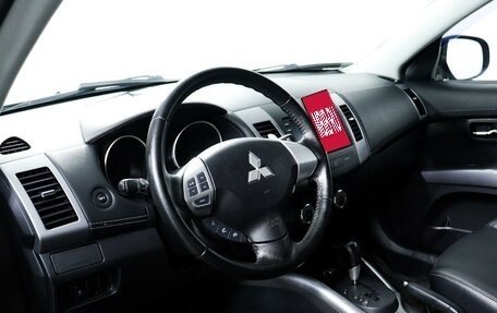 Mitsubishi Outlander III рестайлинг 3, 2012 год, 1 717 000 рублей, 13 фотография