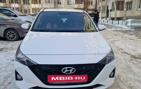 Hyundai Solaris II рестайлинг, 2021 год, 1 699 000 рублей, 3 фотография