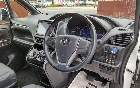 Toyota Esquire I, 2019 год, 1 995 000 рублей, 8 фотография
