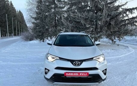 Toyota RAV4, 2018 год, 2 850 000 рублей, 8 фотография