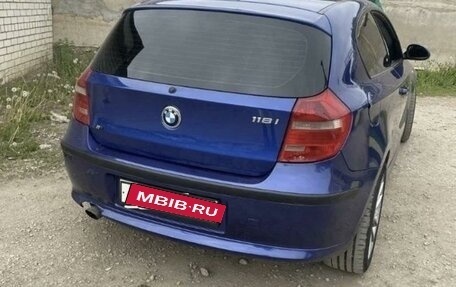 BMW 1 серия, 2007 год, 700 000 рублей, 3 фотография