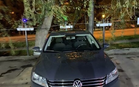 Volkswagen Passat B7, 2014 год, 900 000 рублей, 3 фотография