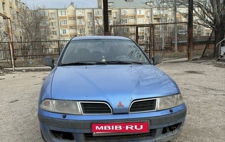 Mitsubishi Carisma I, 2000 год, 295 000 рублей, 1 фотография