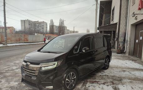 Honda Stepwgn IV, 2018 год, 2 346 000 рублей, 3 фотография