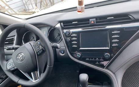 Toyota Camry, 2019 год, 2 450 000 рублей, 5 фотография