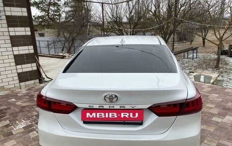 Toyota Camry, 2019 год, 2 450 000 рублей, 3 фотография