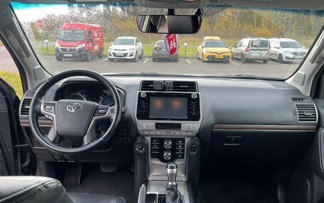 Toyota Land Cruiser Prado 150 рестайлинг 2, 2018 год, 5 800 000 рублей, 16 фотография