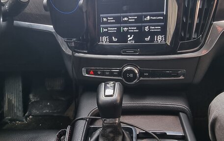 Volvo V90 Cross Country I рестайлинг, 2017 год, 3 550 000 рублей, 8 фотография