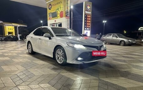 Toyota Camry, 2018 год, 2 750 000 рублей, 2 фотография