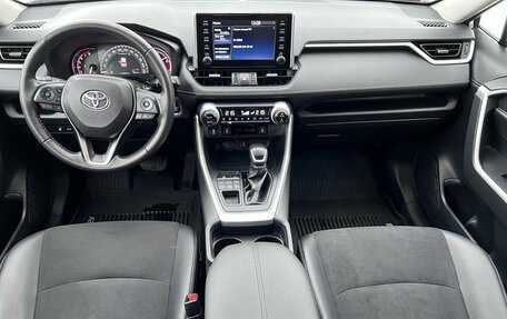 Toyota RAV4, 2021 год, 3 890 000 рублей, 8 фотография